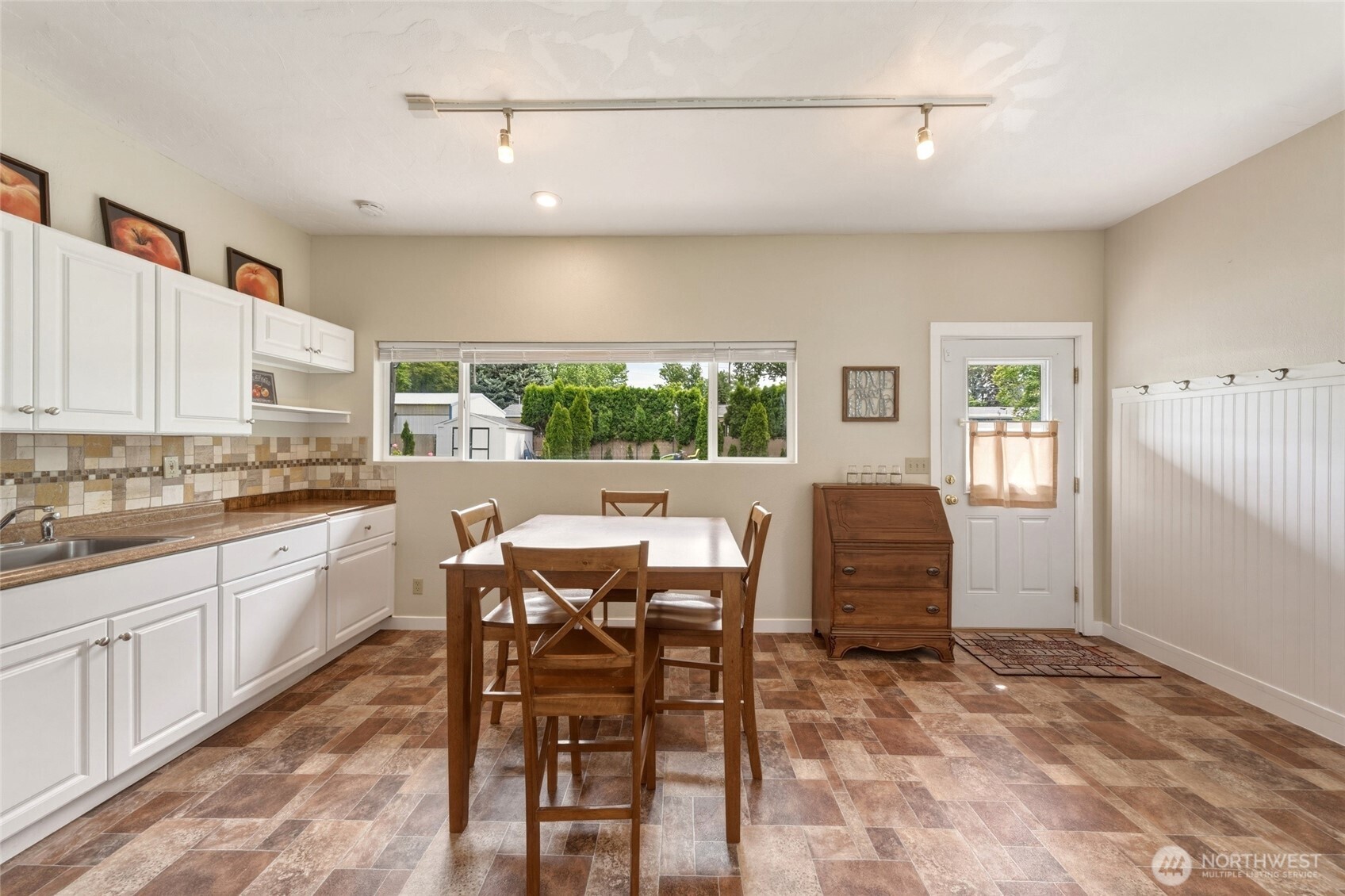 1167 Woodlawn Street Property Photo 26