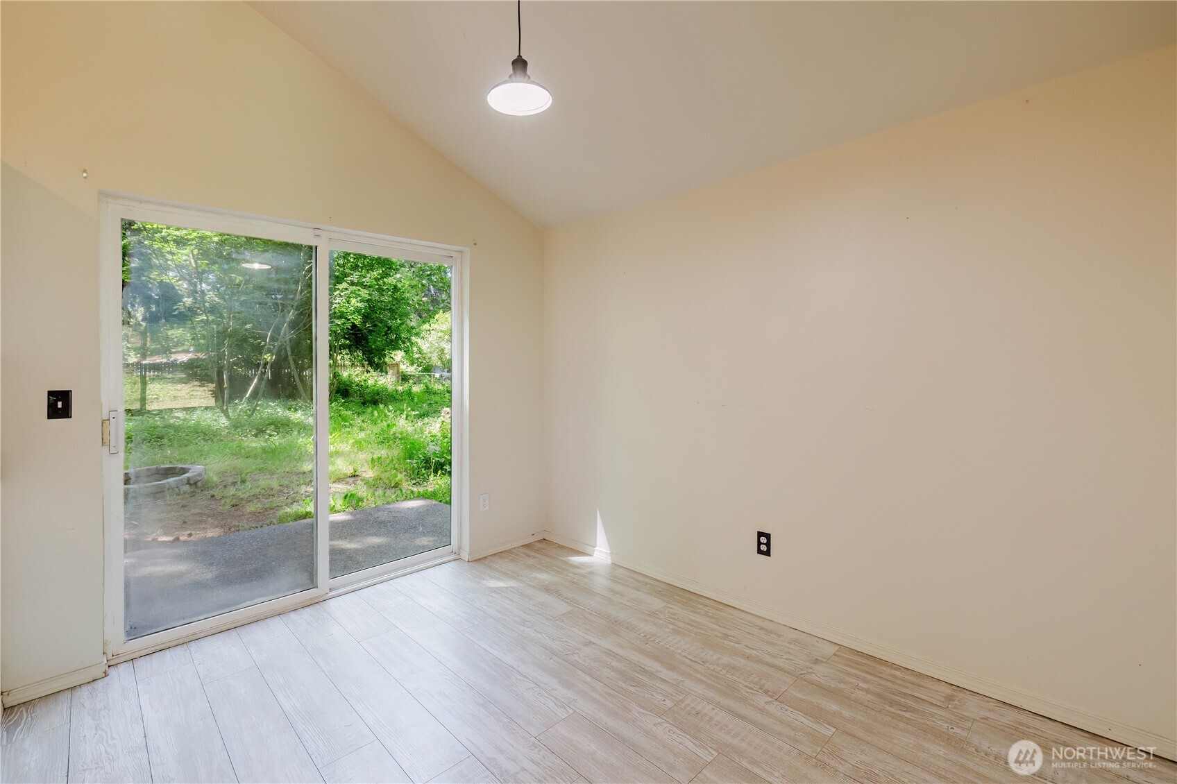7201 9th Court Property Photo 8