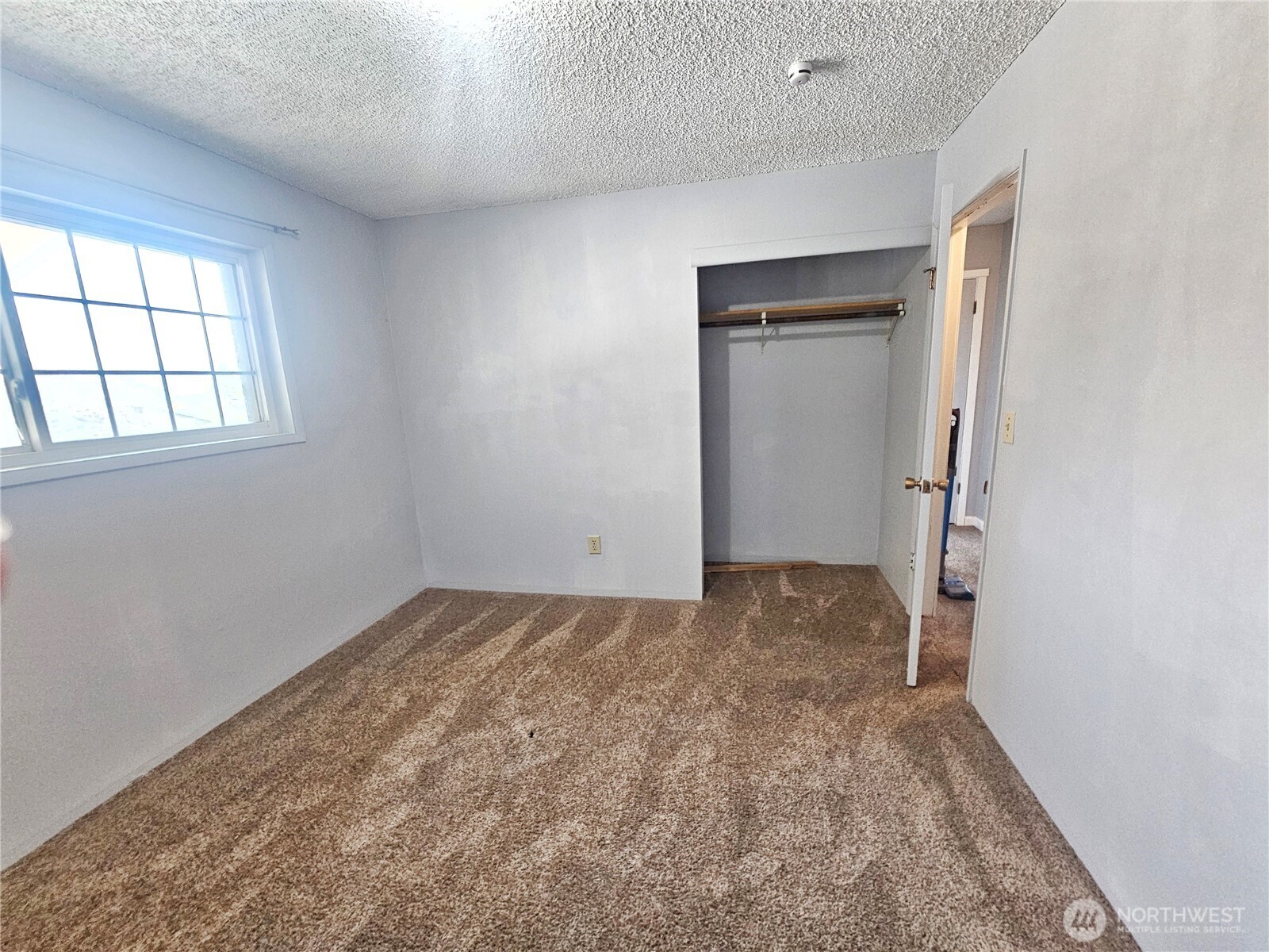 1321 E Elep Avenue Property Photo 9