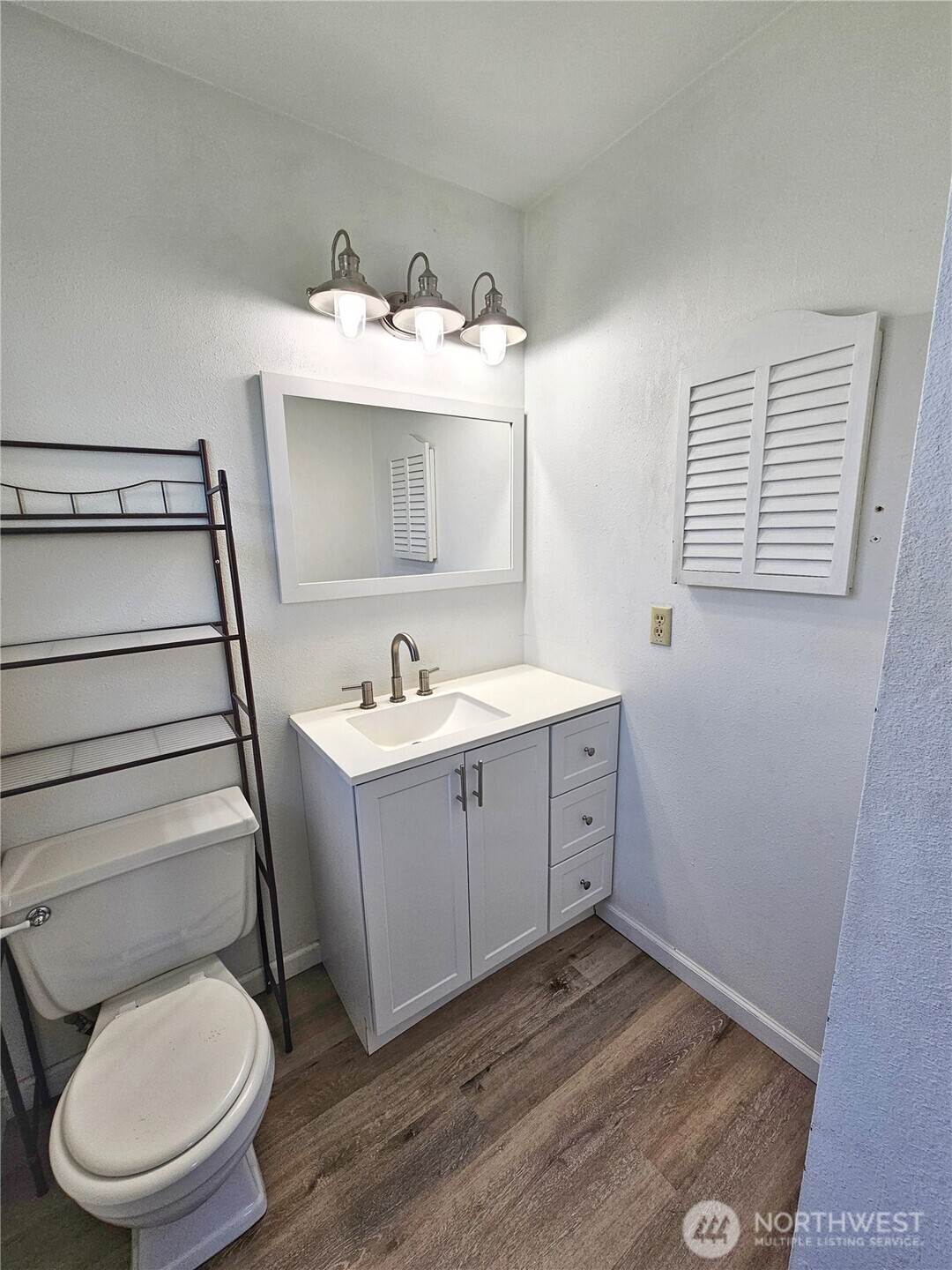 1321 E Elep Avenue Property Photo 17