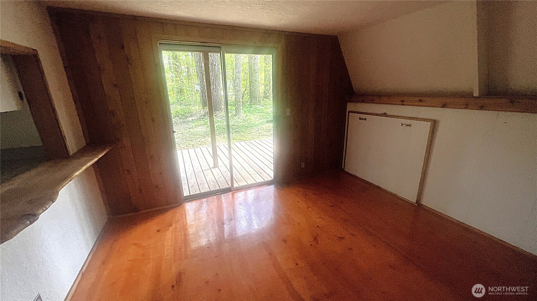 140 Maple Way Property Photo 6