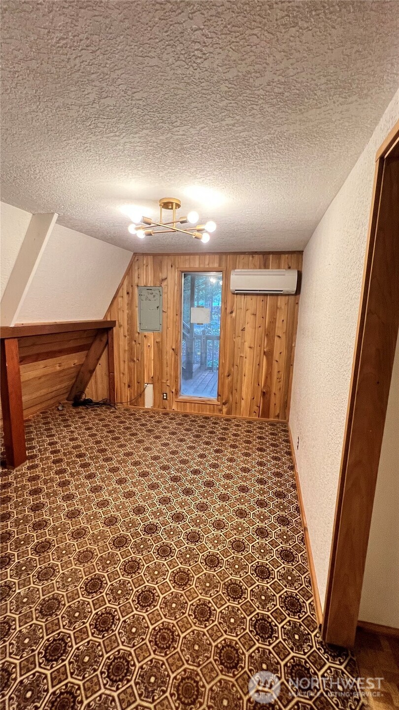 140 Maple Way Property Photo 9
