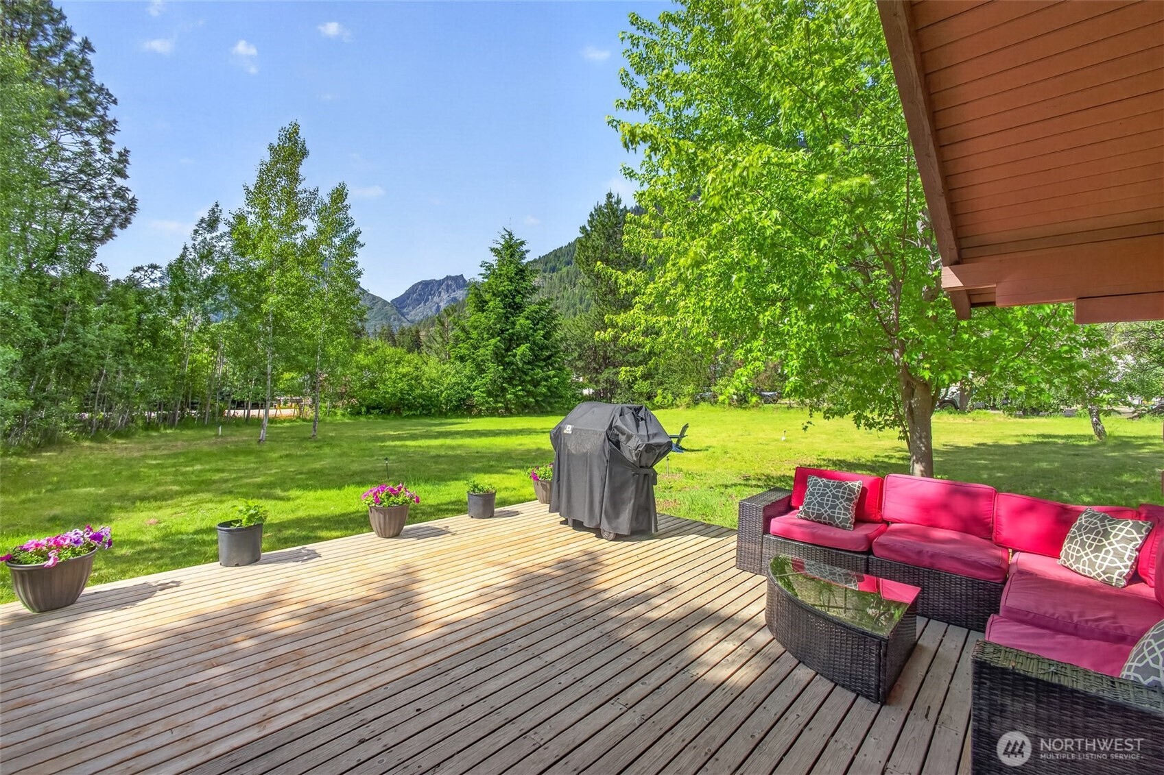 12786 Shore Street Property Photo 6