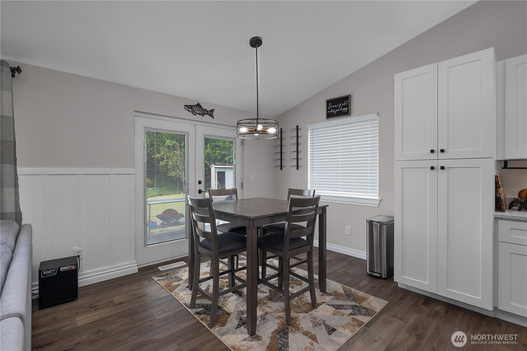 1323 Scarlet Oak Drive Property Photo 6