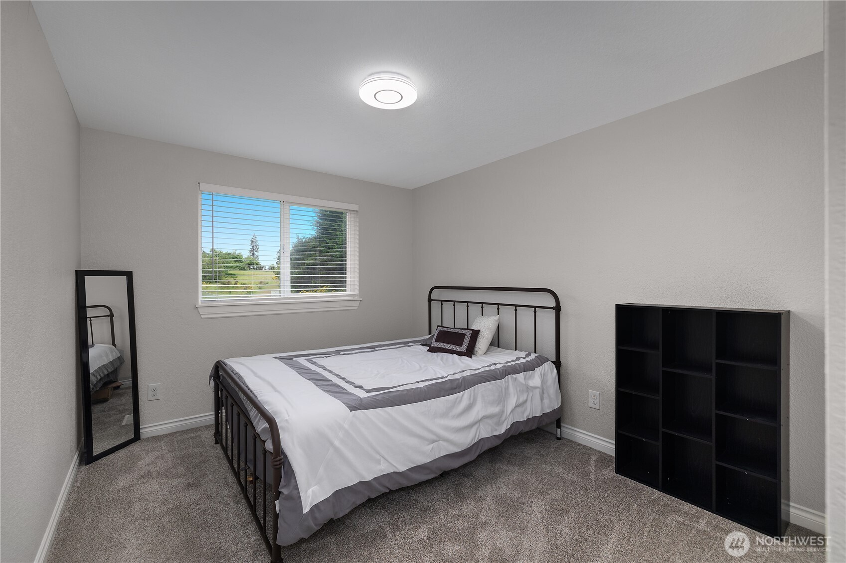1323 Scarlet Oak Drive Property Photo 13