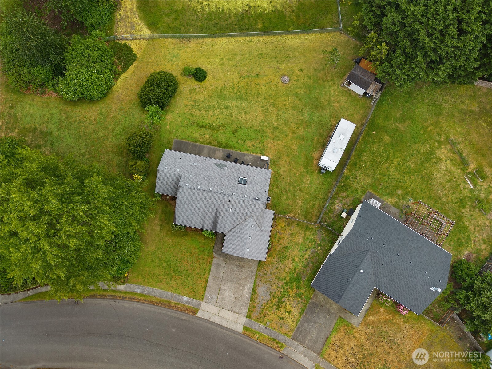 1323 Scarlet Oak Drive Property Photo 21