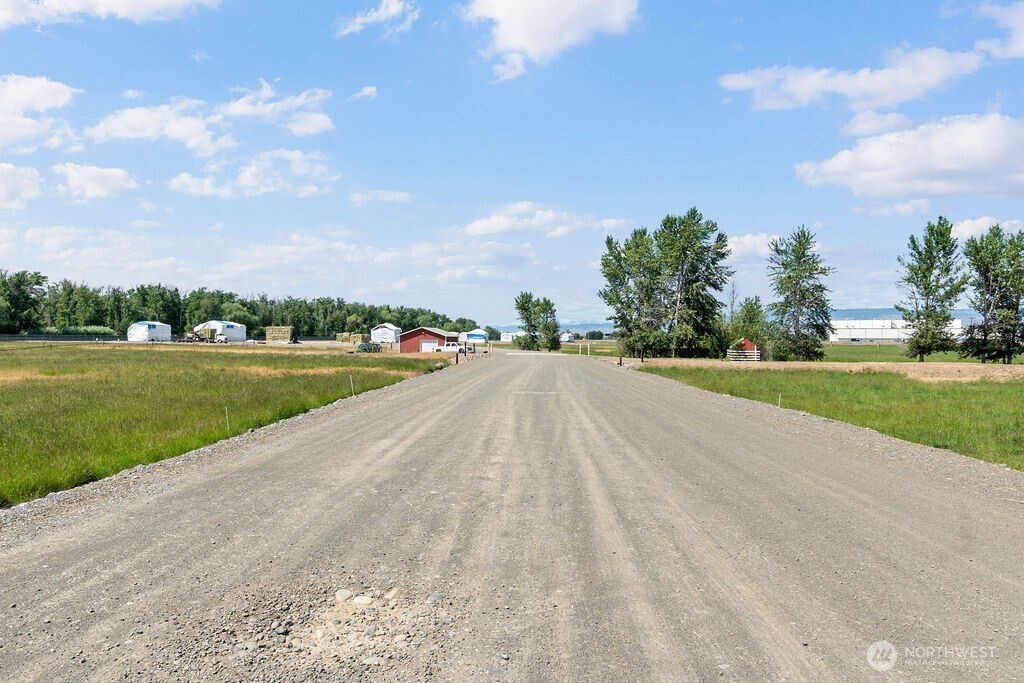 1201 W Umptanum Road Property Photo 7