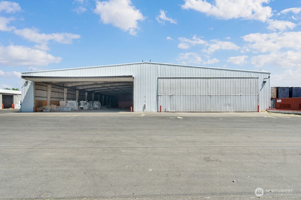 0 W Umptanum Road Property Photo 11