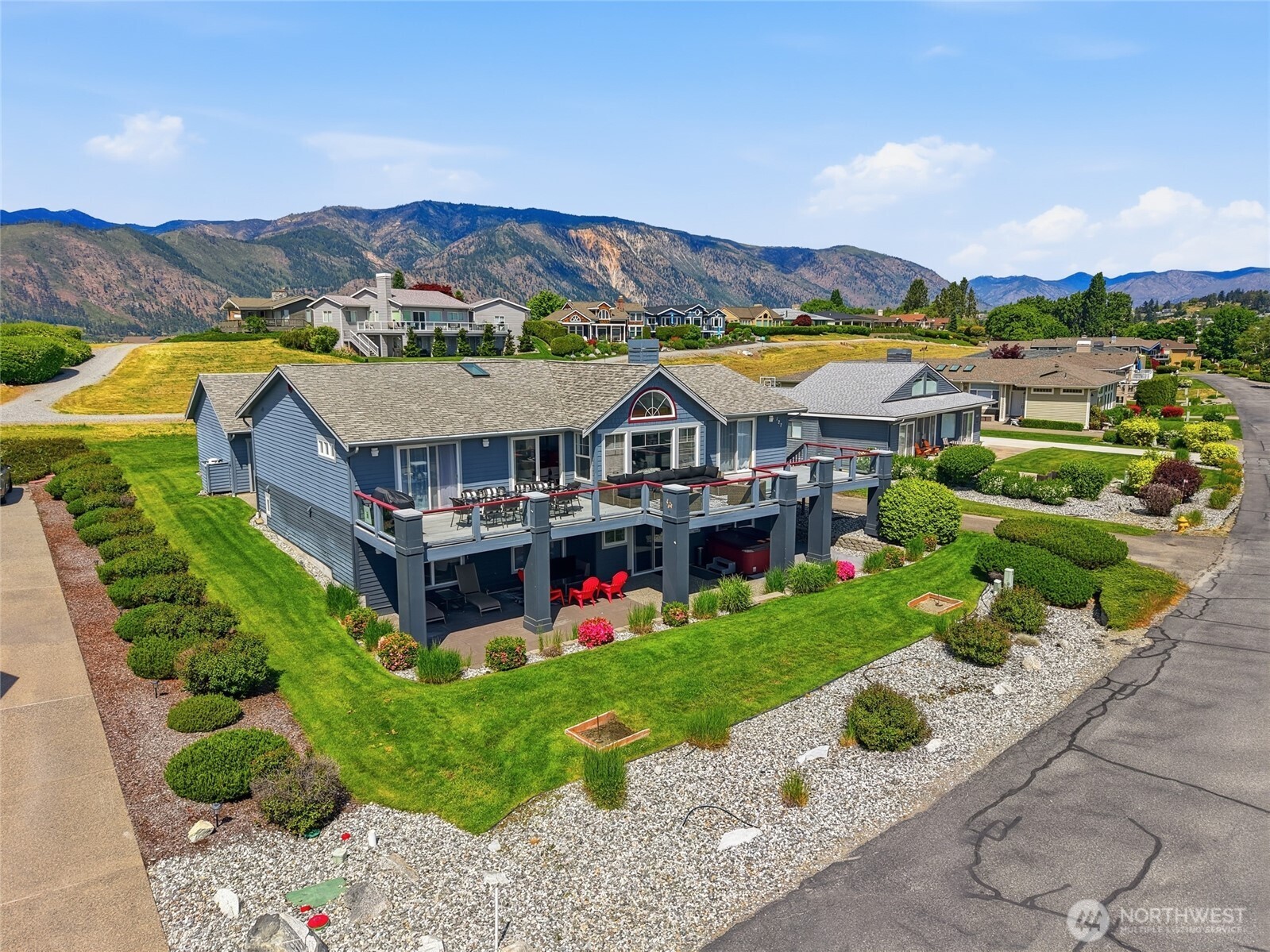 127 Chelan View Drive Property Photo 1