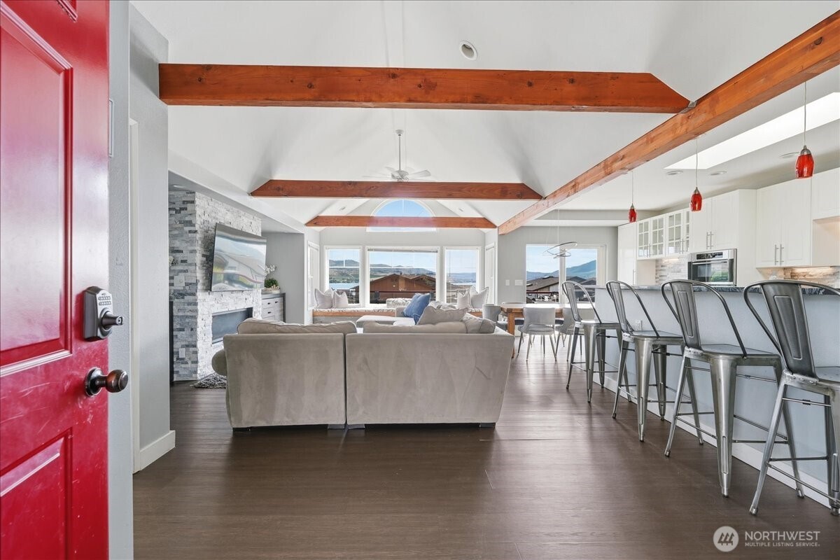 127 Chelan View Drive Property Photo 6