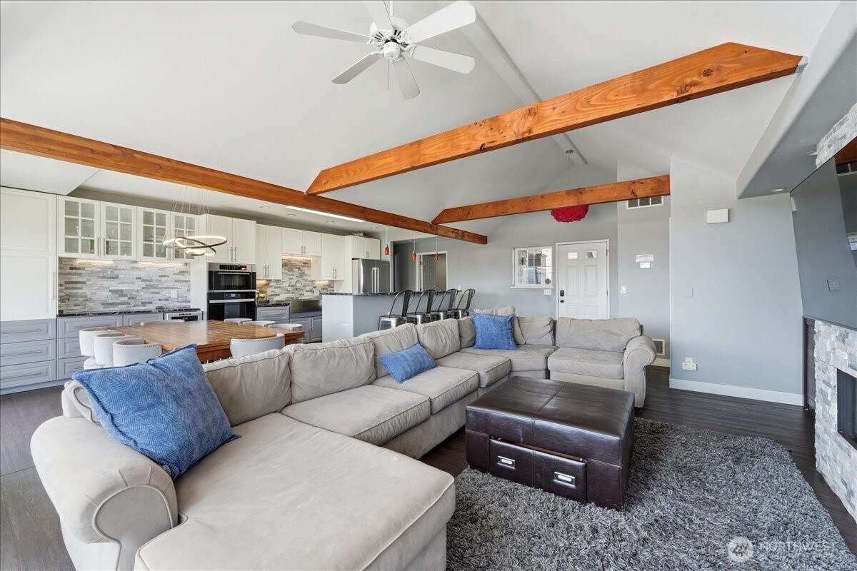 127 Chelan View Drive Property Photo 9
