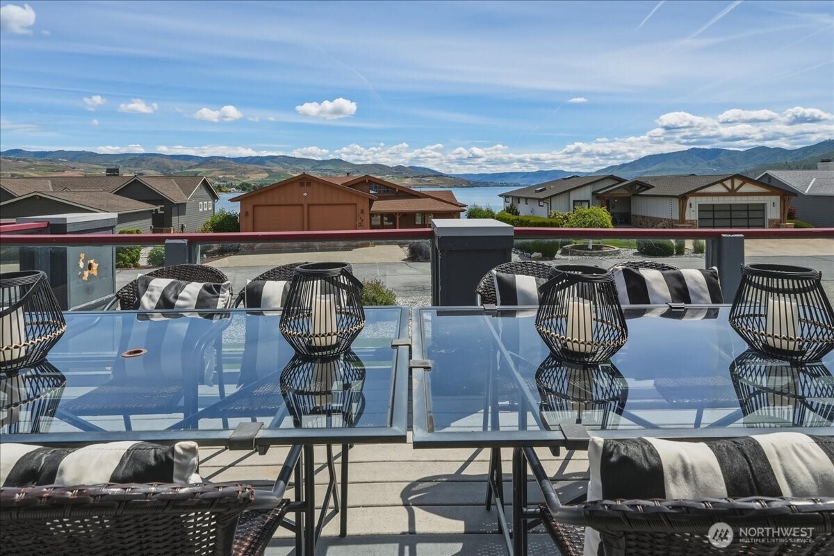 127 Chelan View Drive Property Photo 17