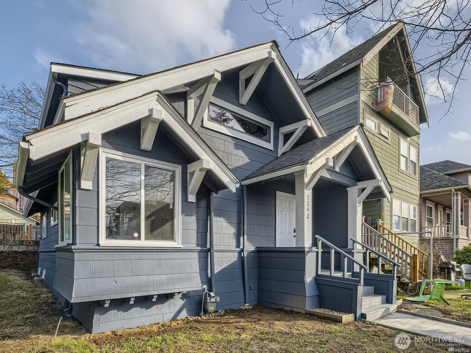 5242 11 Avenue Property Photo 1
