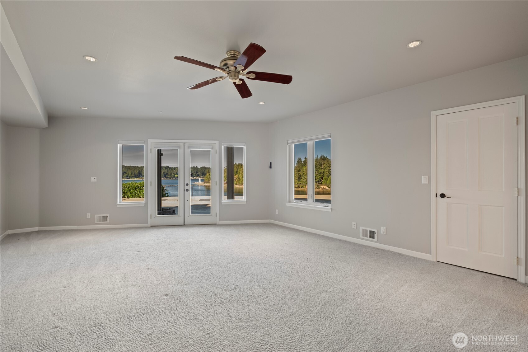 402 3rd Lane Property Photo 33