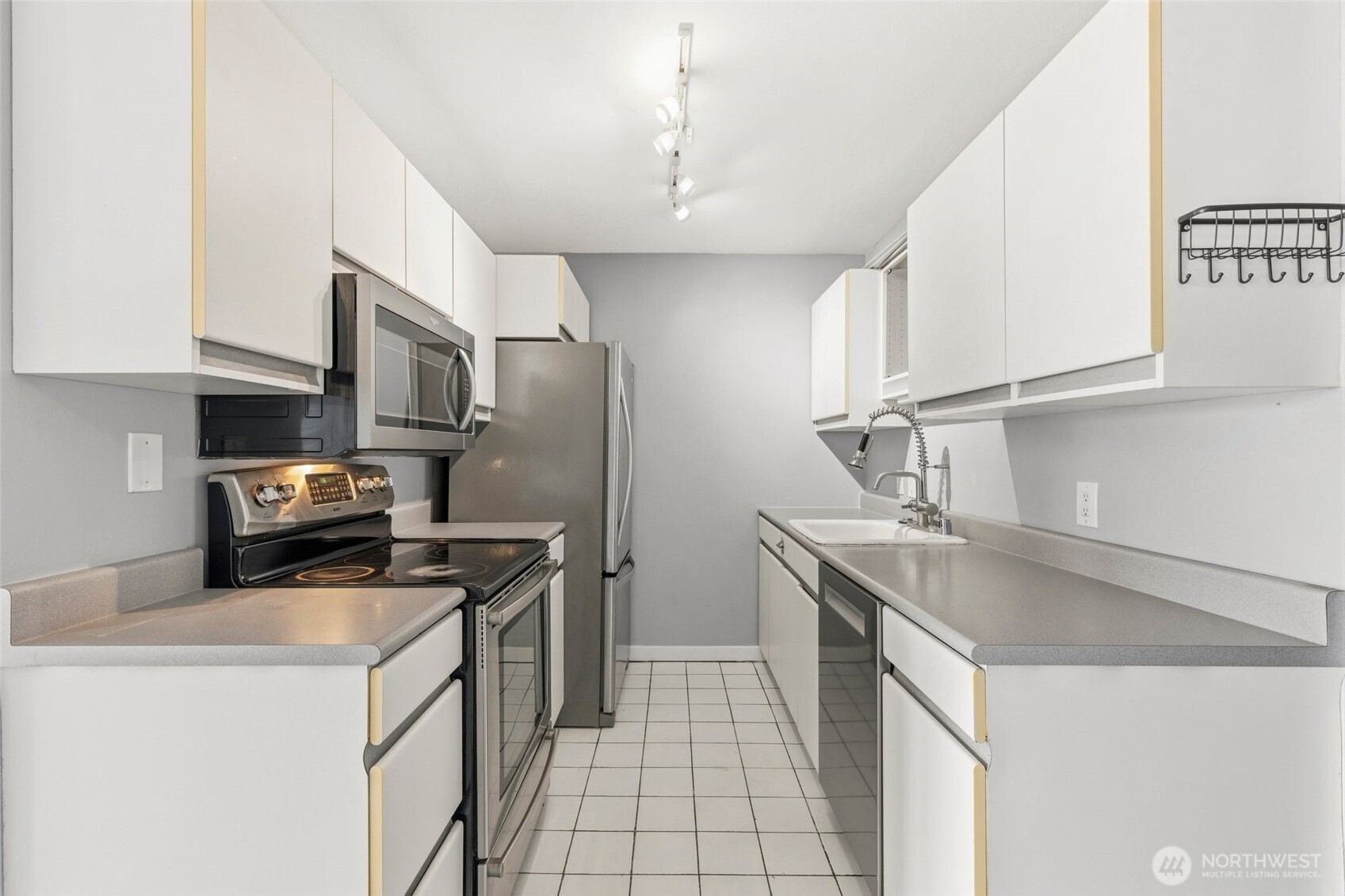 400 Melrose Avenue 204 Property Photo 13