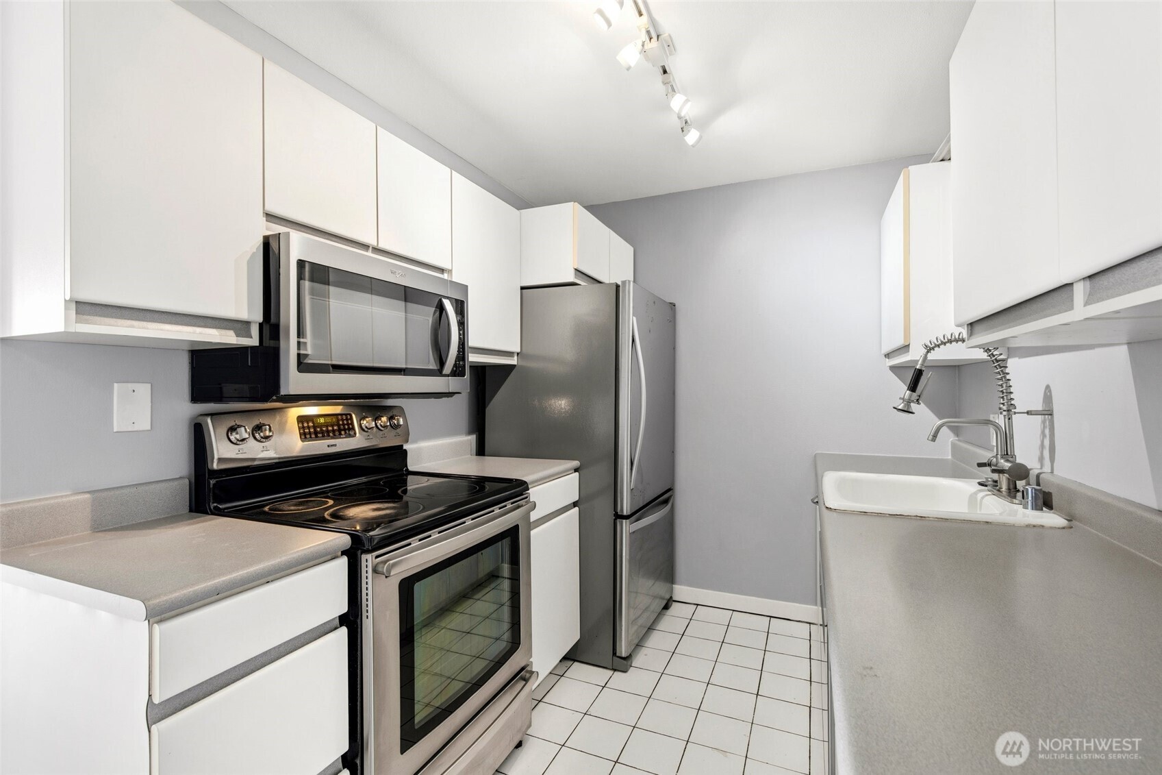 400 Melrose Avenue 204 Property Photo 15