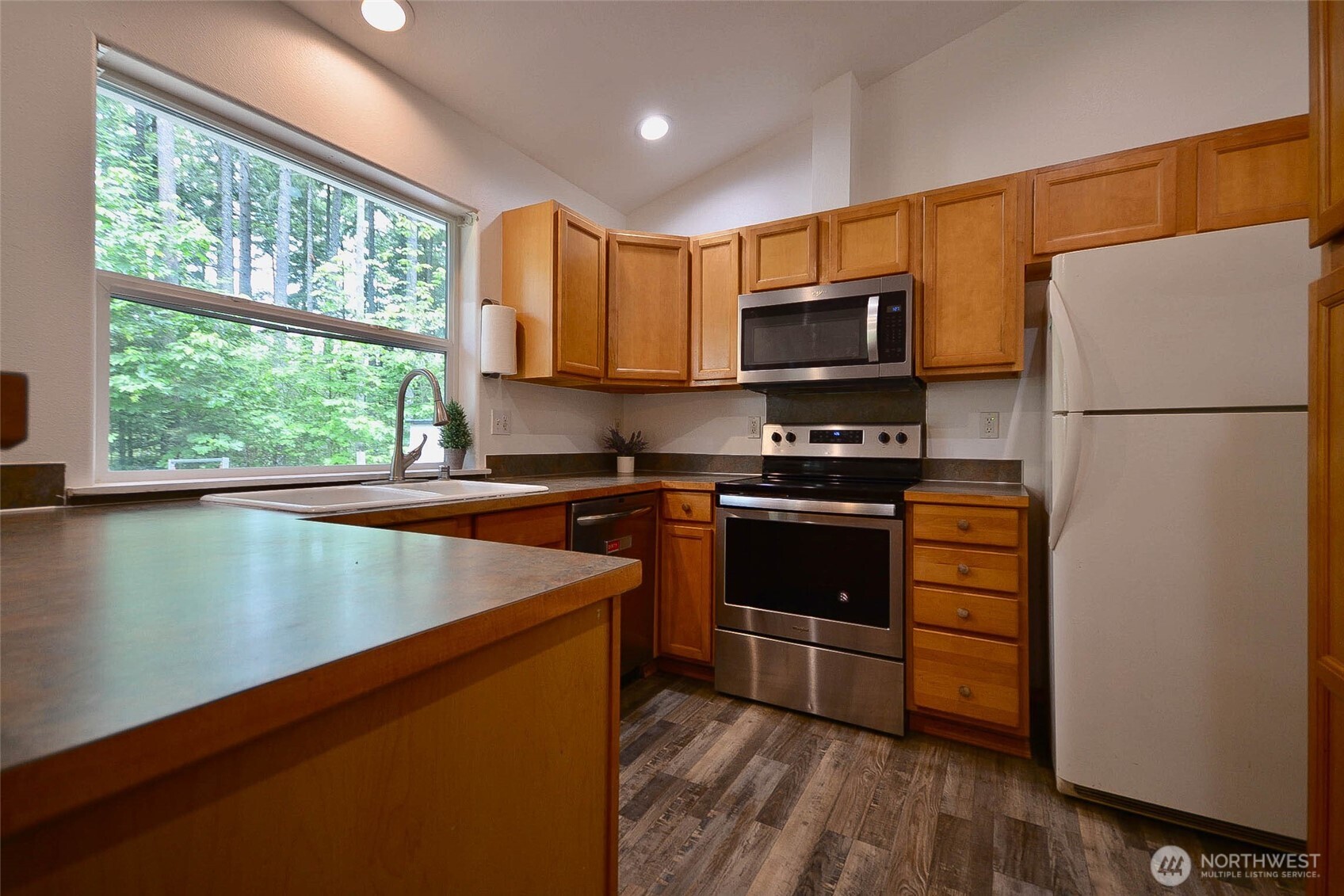 18431 Rampart Drive Property Photo 11