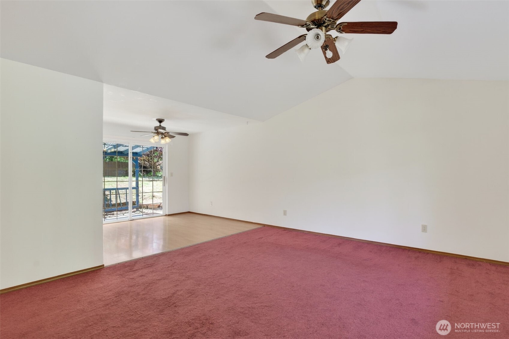 51 E Lambeth Way Property Photo 14