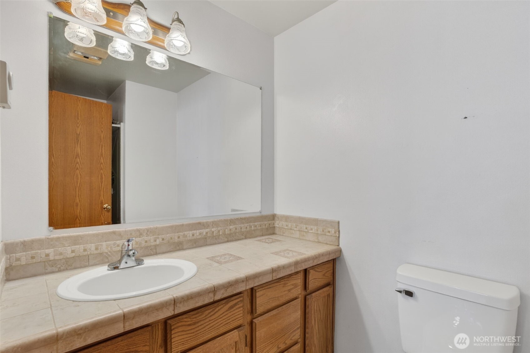 51 E Lambeth Way Property Photo 18