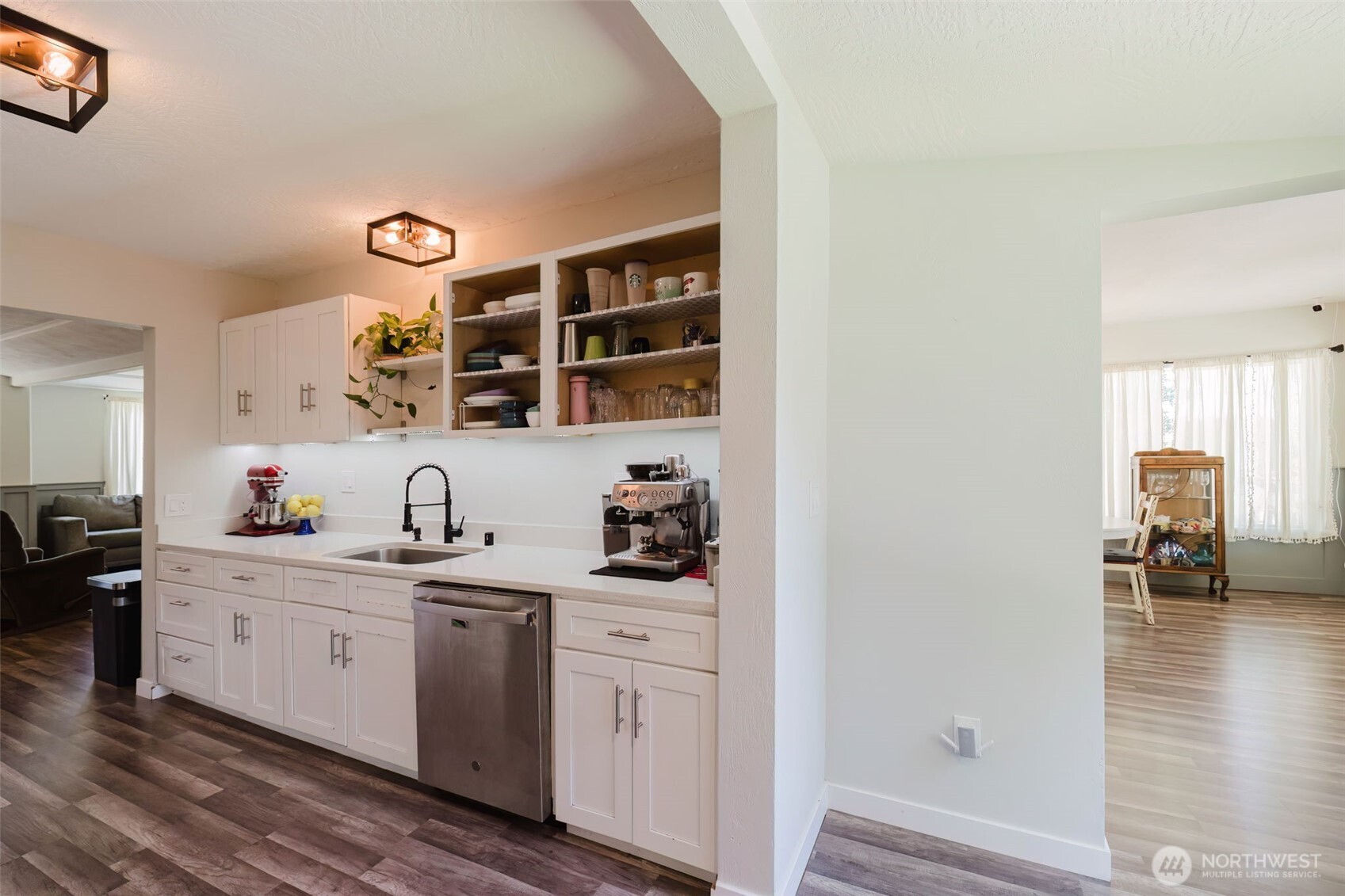 918 Ellinor Avenue Property Photo 8