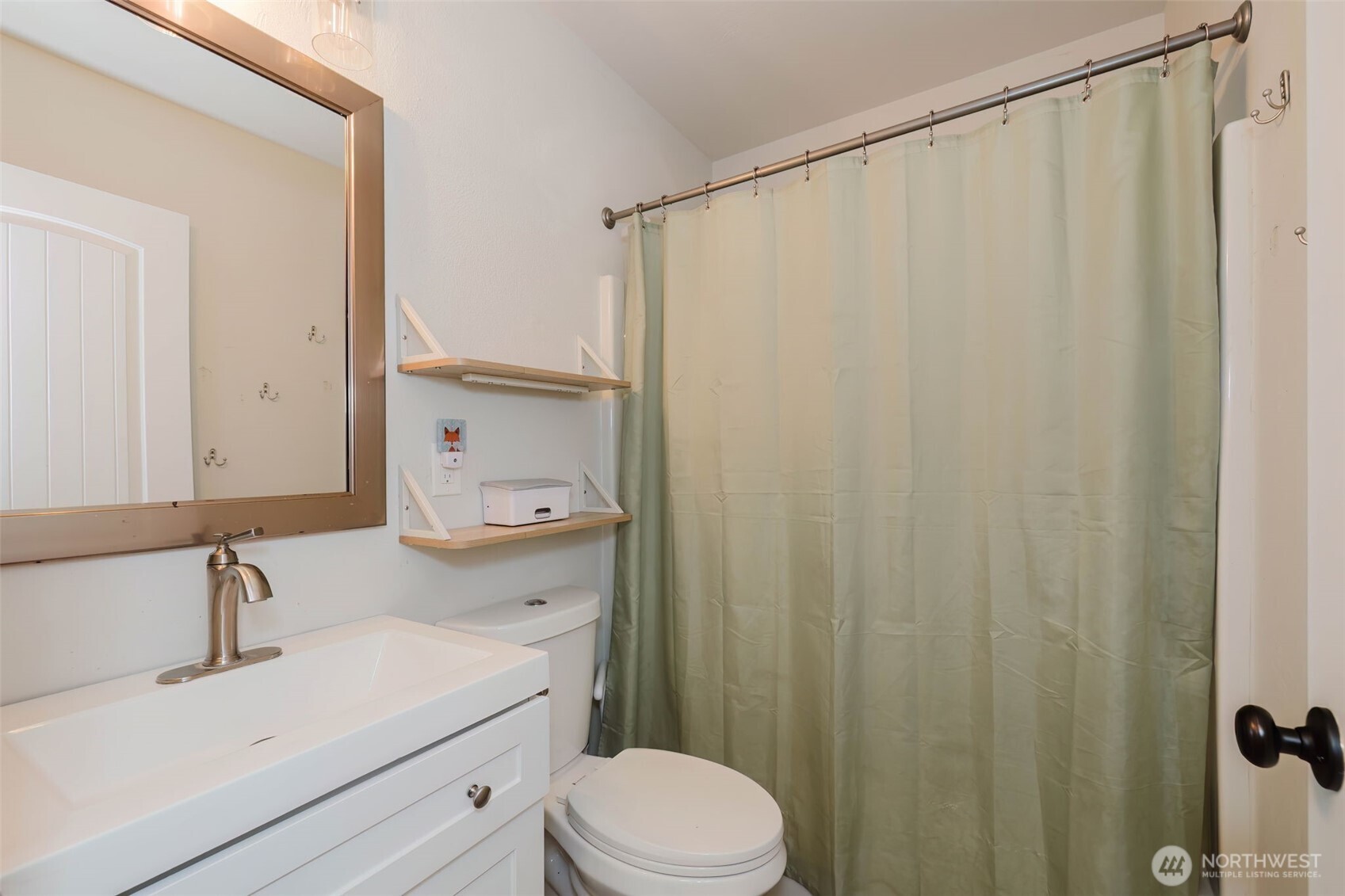 918 Ellinor Avenue Property Photo 18