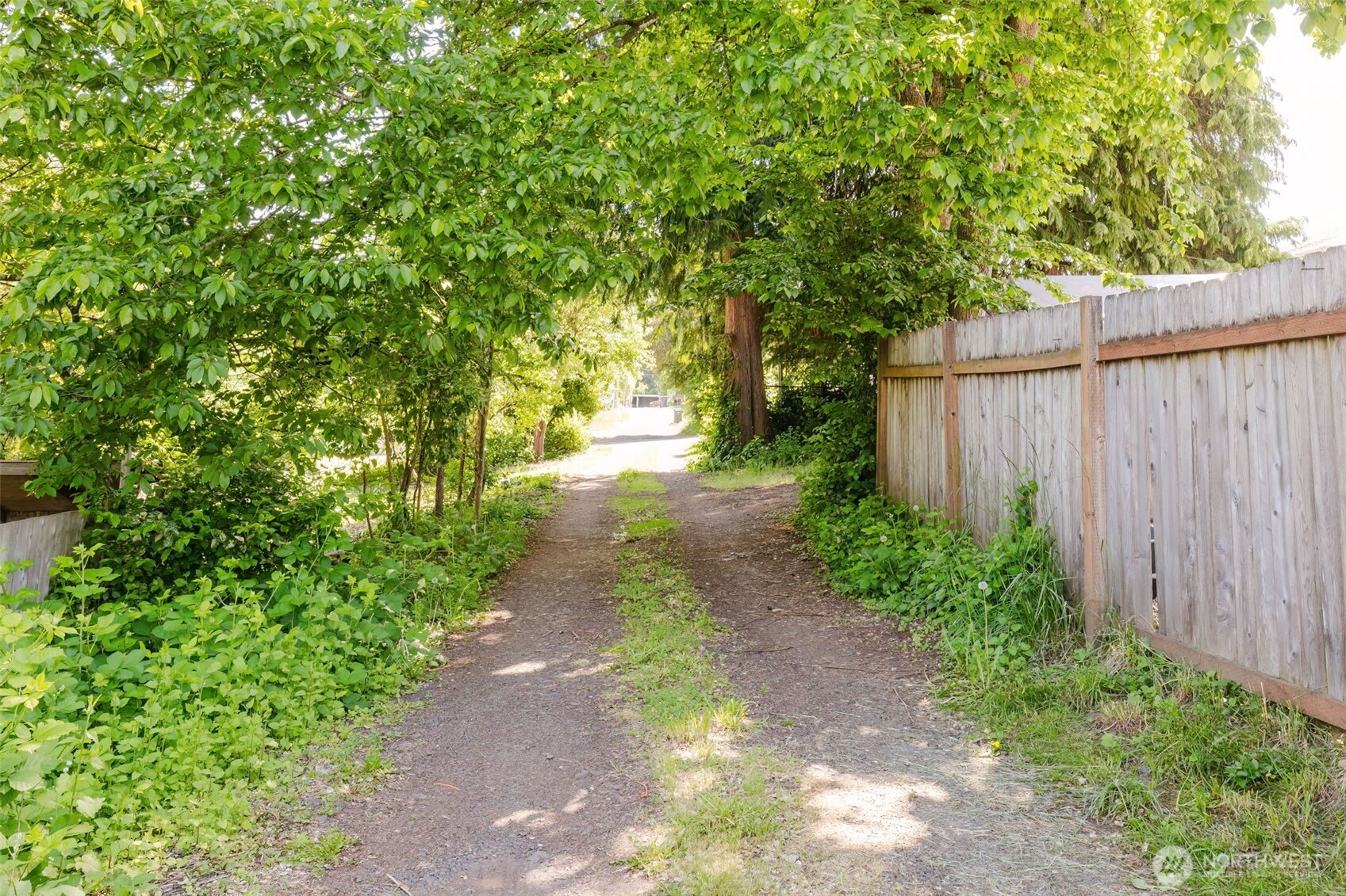 918 Ellinor Avenue Property Photo 30
