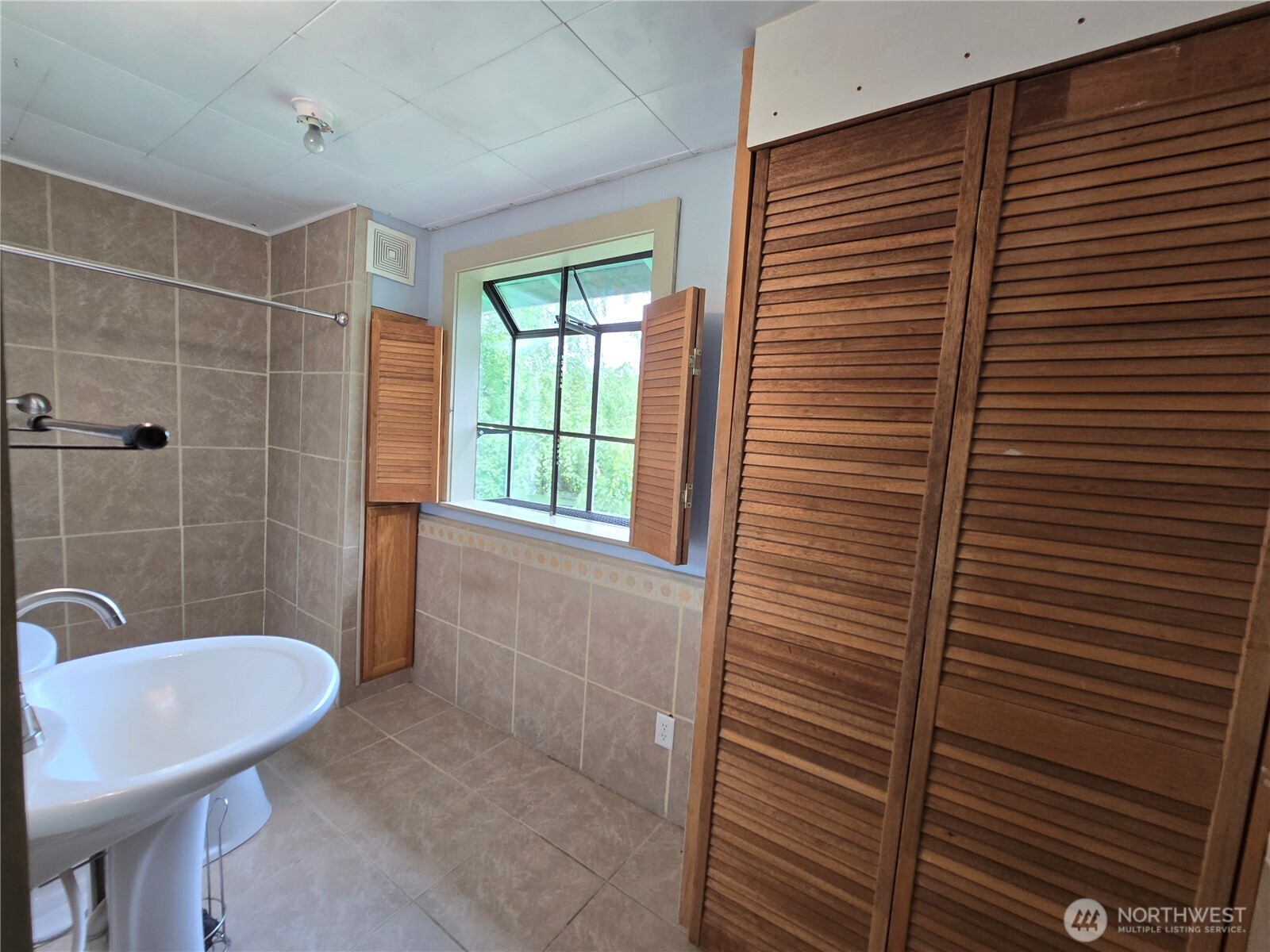 29 Sickman Ford Road Property Photo 14