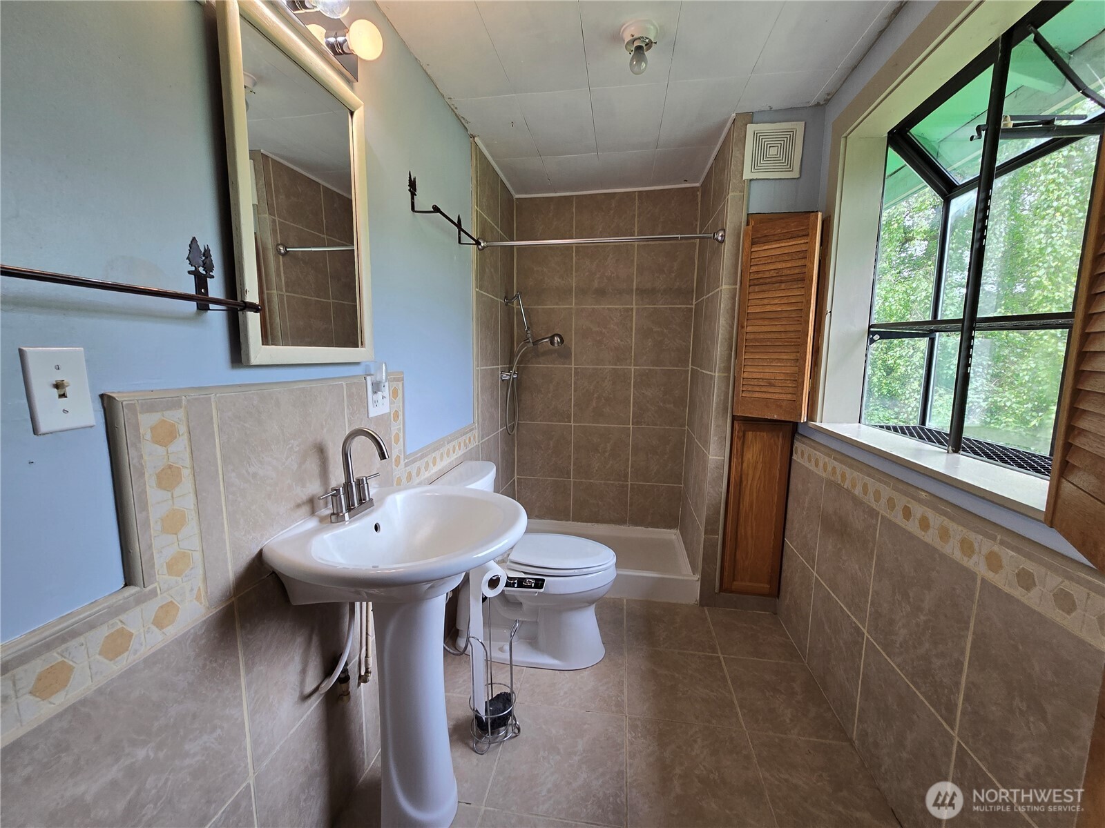 29 Sickman Ford Road Property Photo 16
