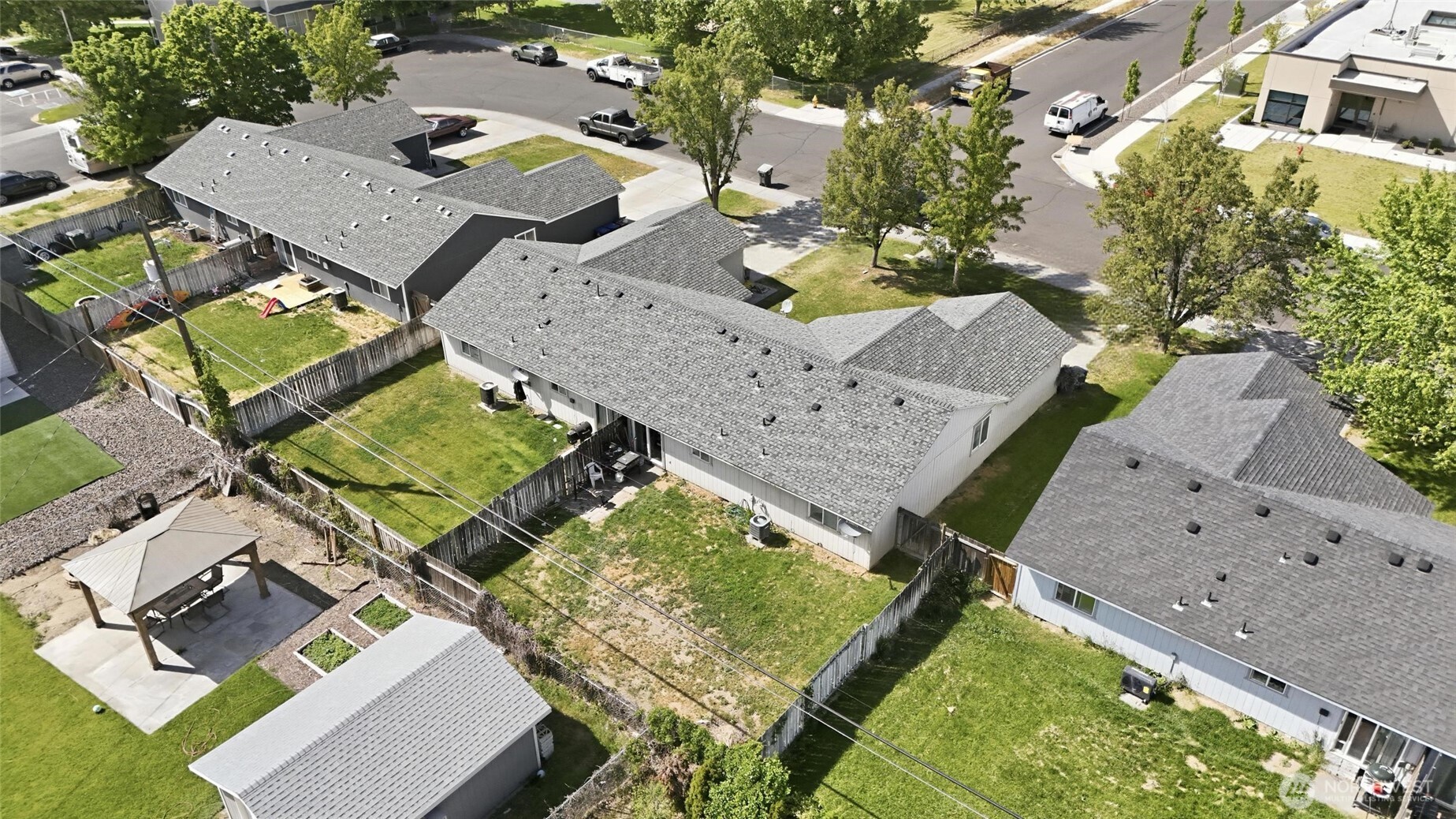 905 907 Ball Court Property Photo 6