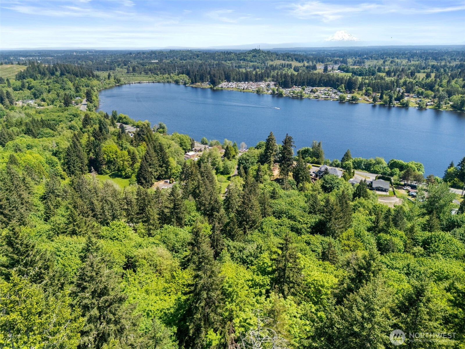 4937 Black Lake Boulevard Property Photo 8