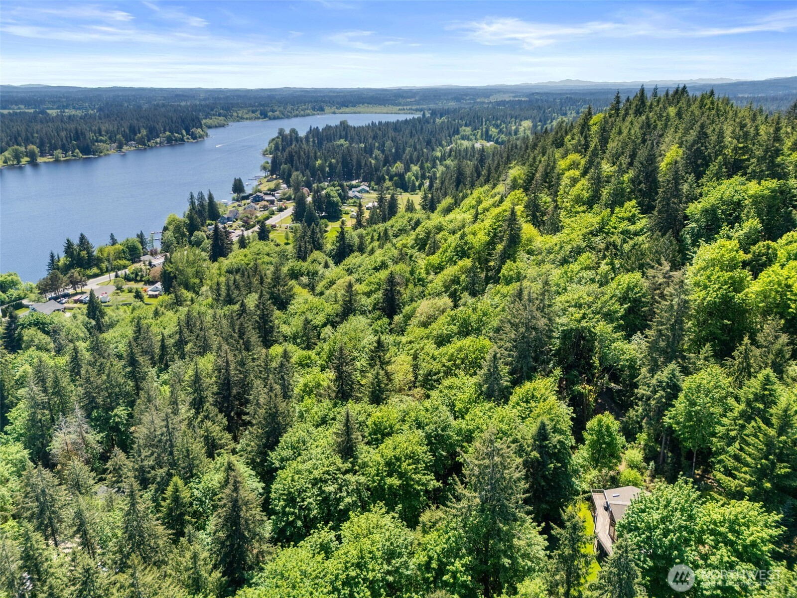 4937 Black Lake Boulevard Property Photo 9