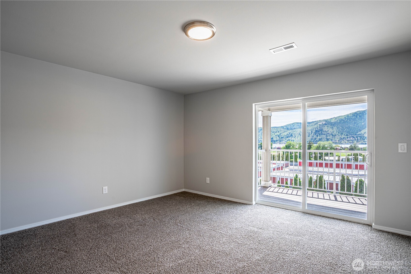 51 Phoebe Lane G13 Property Photo 13