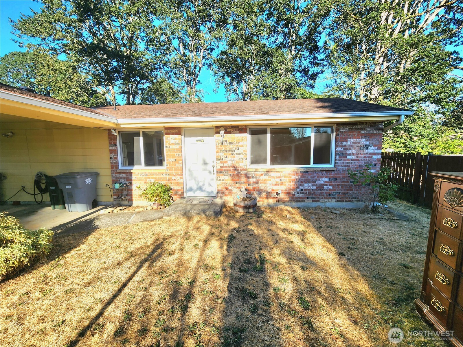 11901 Ainsworth Avenue Property Photo 3