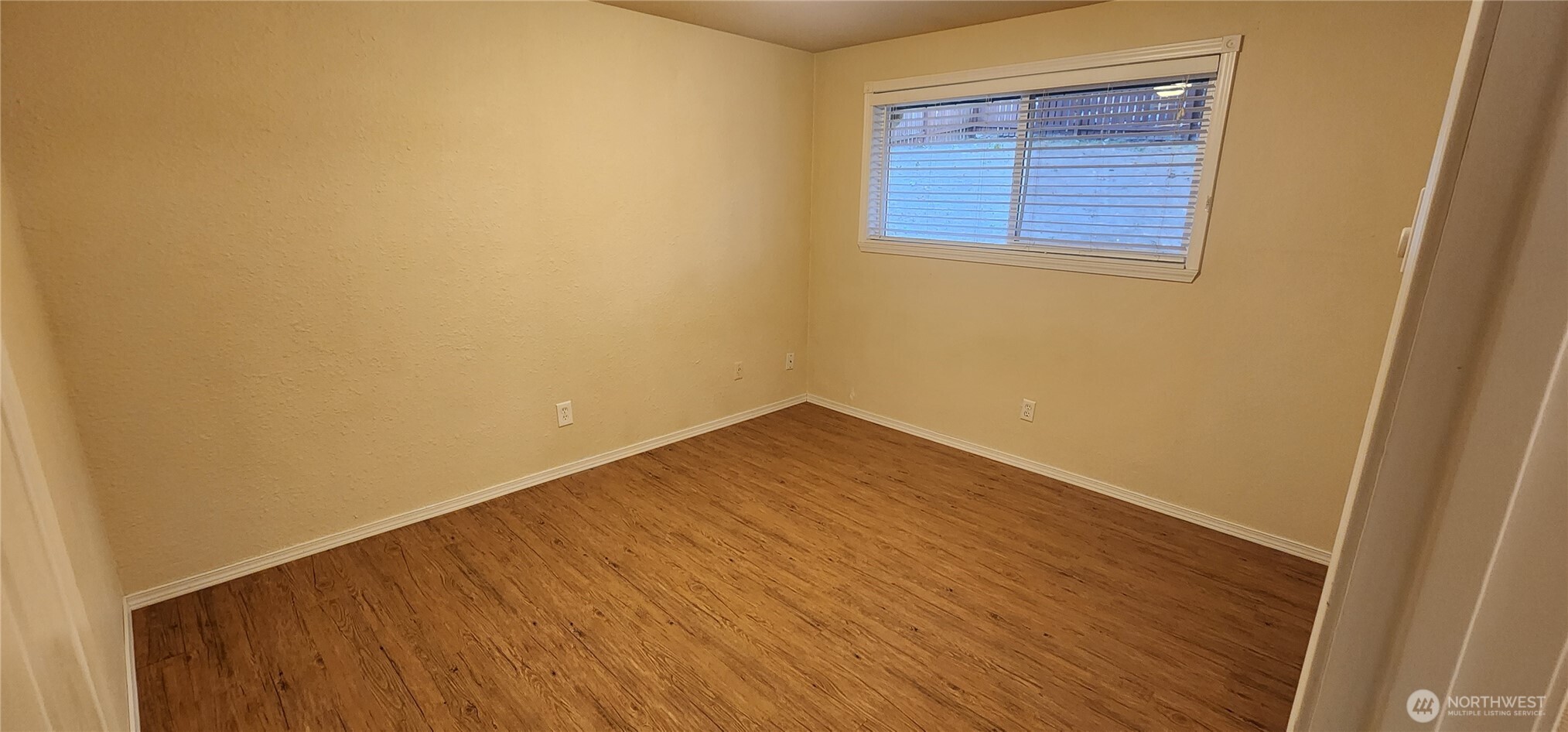 11901 Ainsworth Avenue Property Photo 8