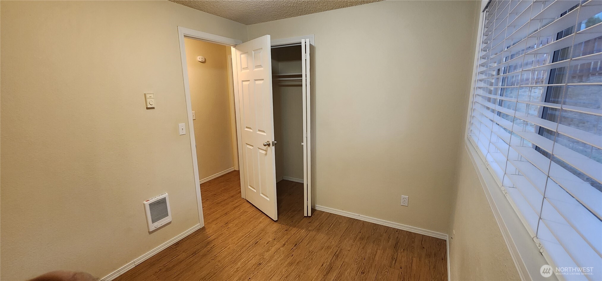 11901 Ainsworth Avenue Property Photo 10