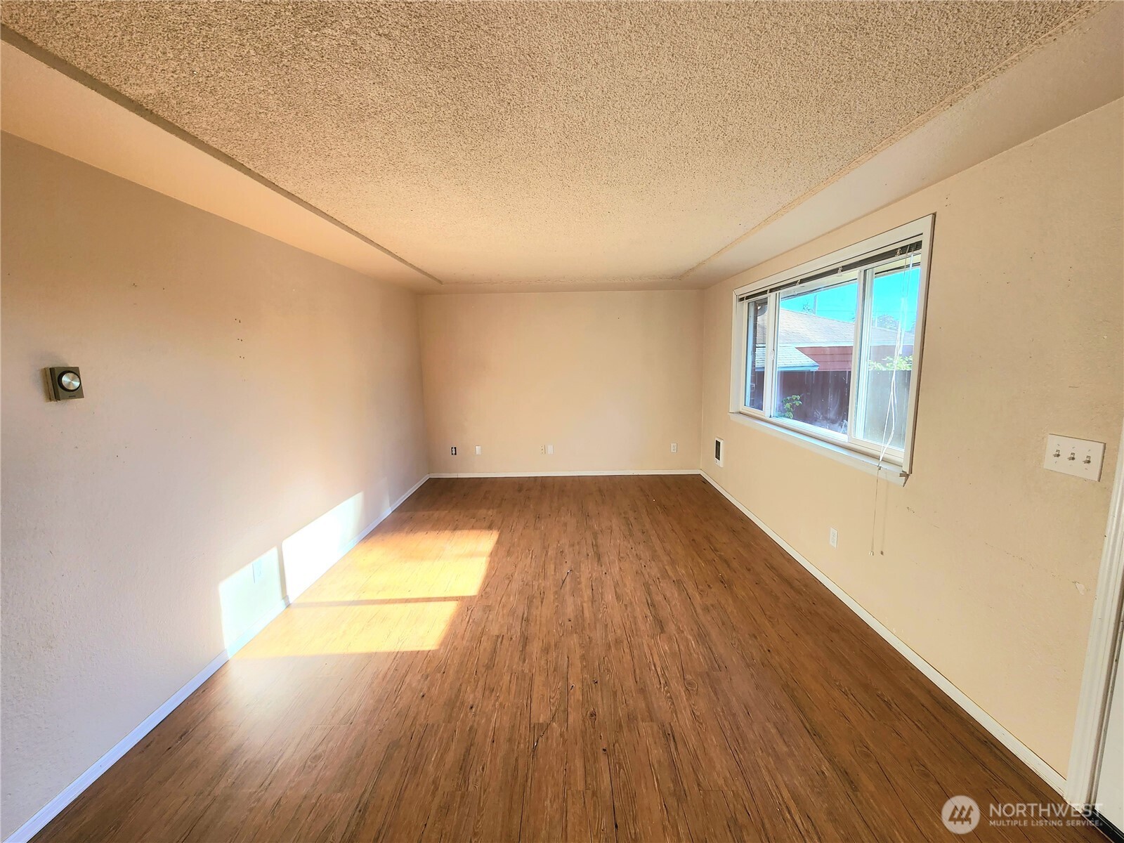 11901 Ainsworth Avenue Property Photo 11