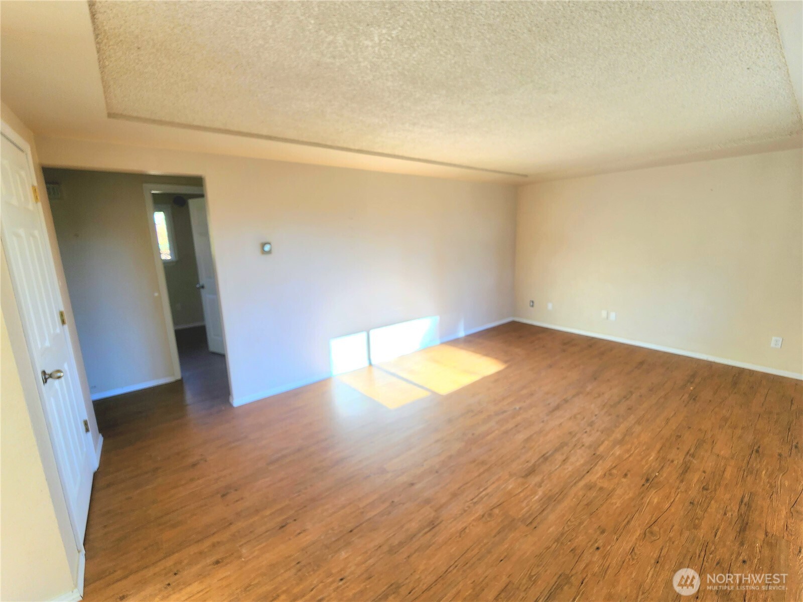 11901 Ainsworth Avenue Property Photo 13