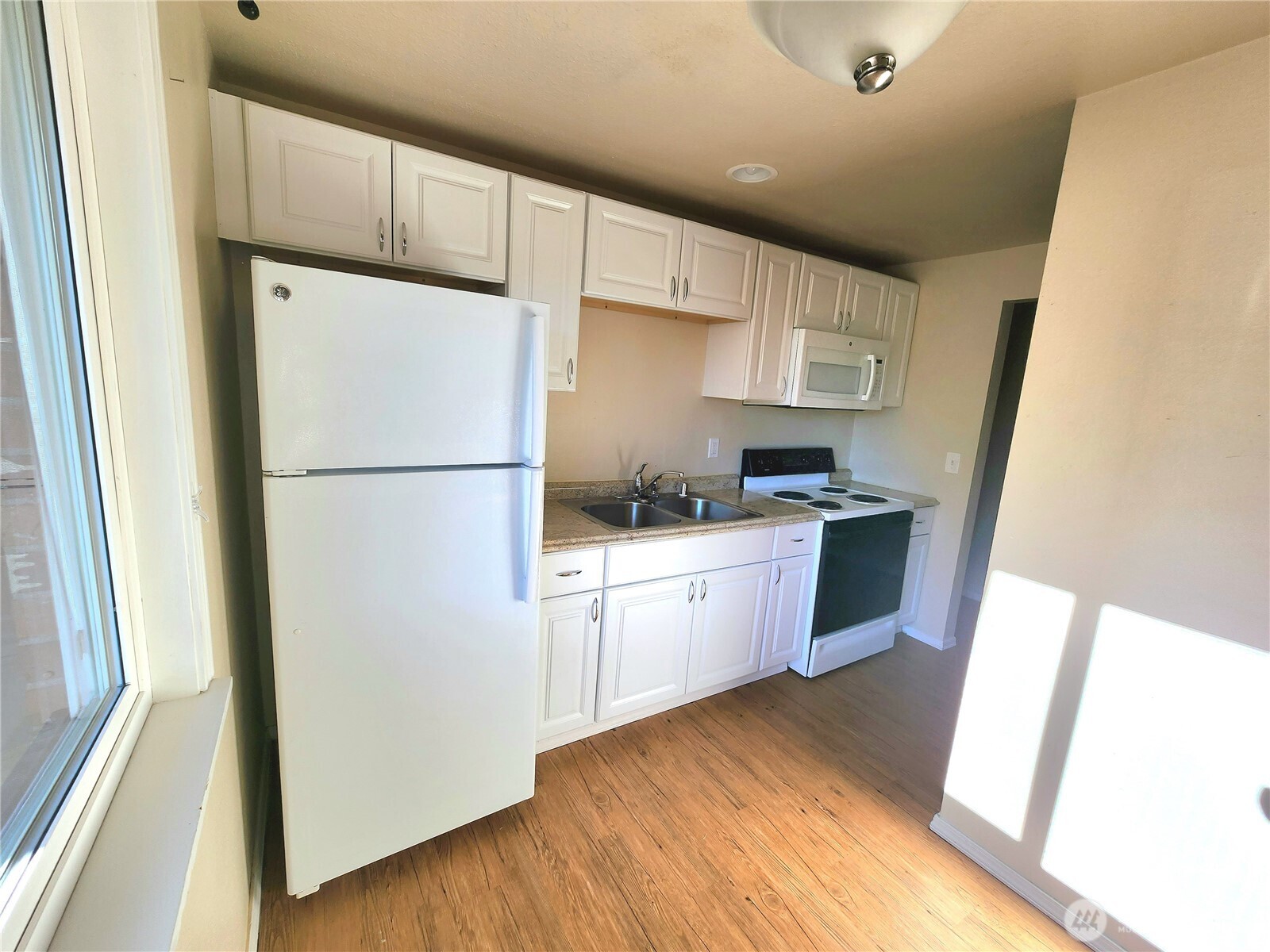 11901 Ainsworth Avenue Property Photo 15