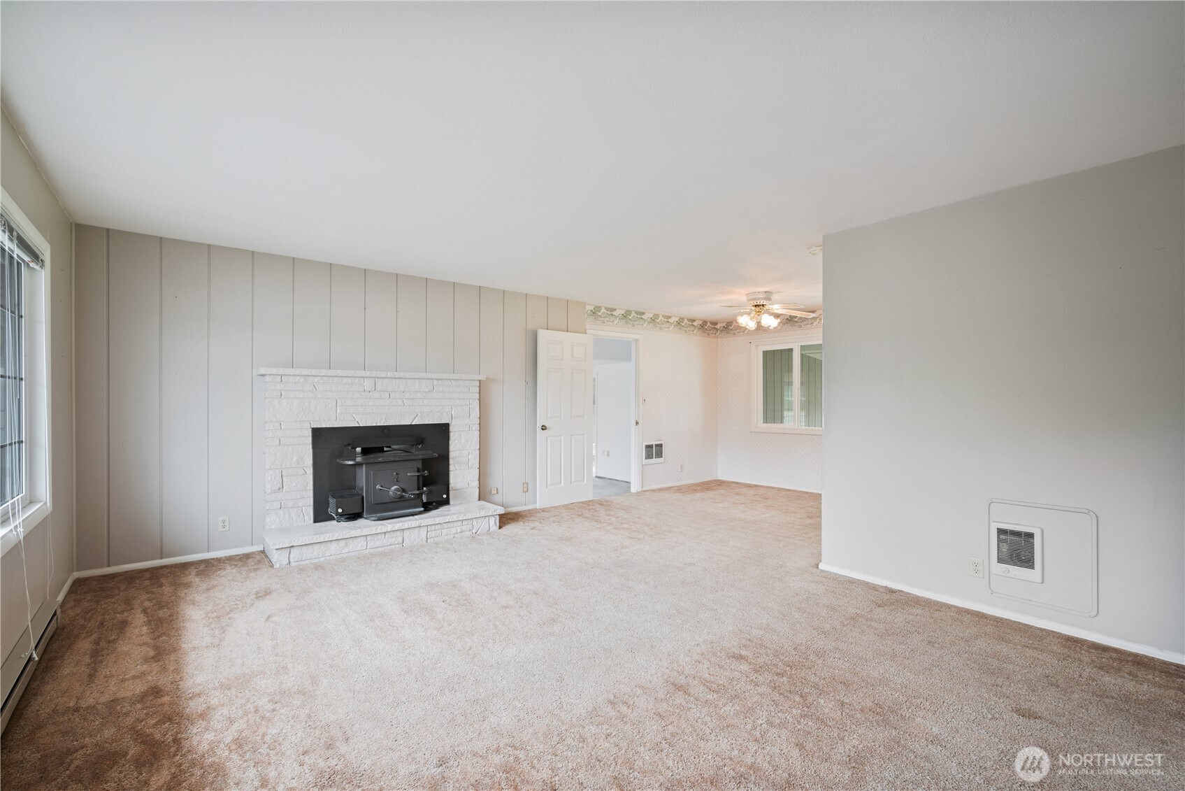 933 S Nevada Drive Property Photo 4