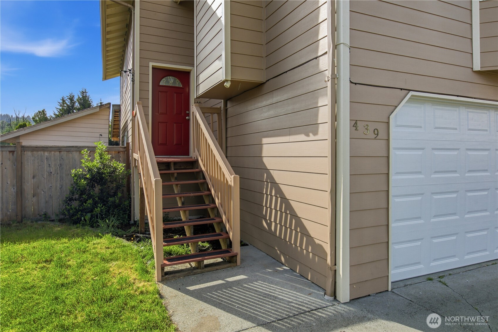 439 Hawthorne Avenue Property Photo 2