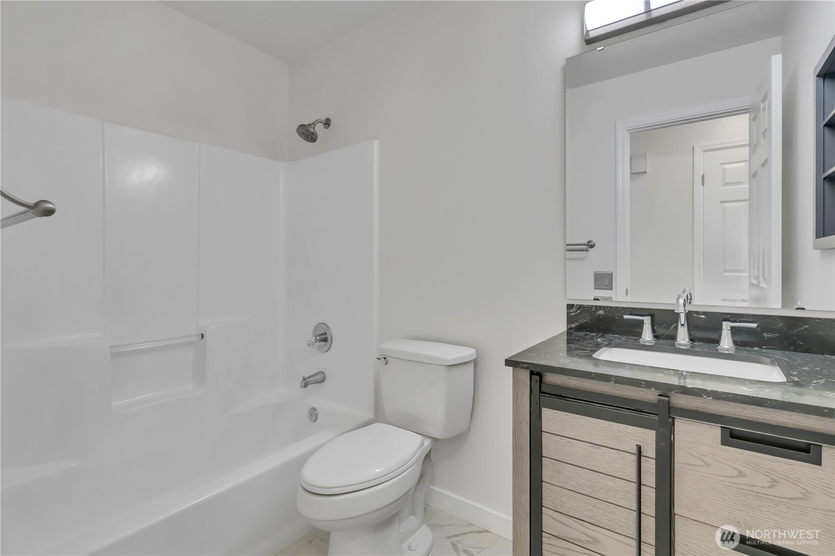 439 Hawthorne Avenue Property Photo 14