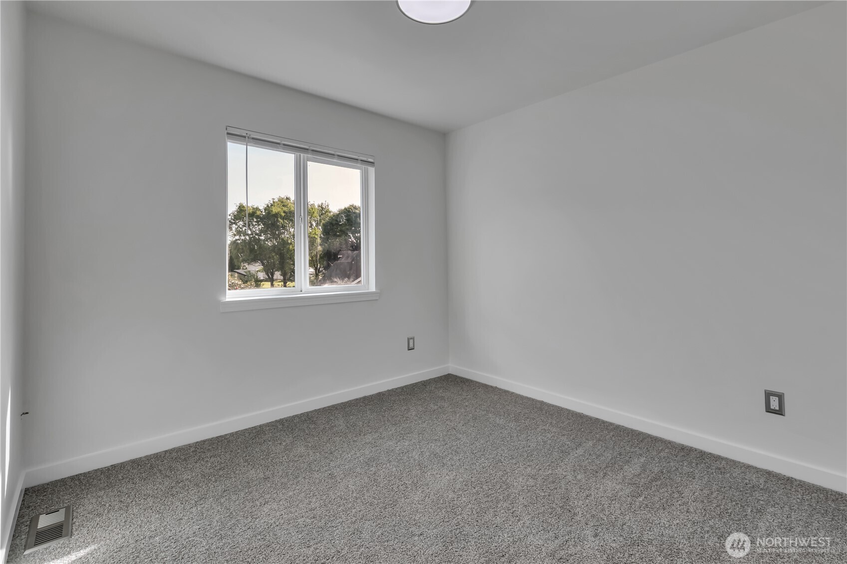 439 Hawthorne Avenue Property Photo 18