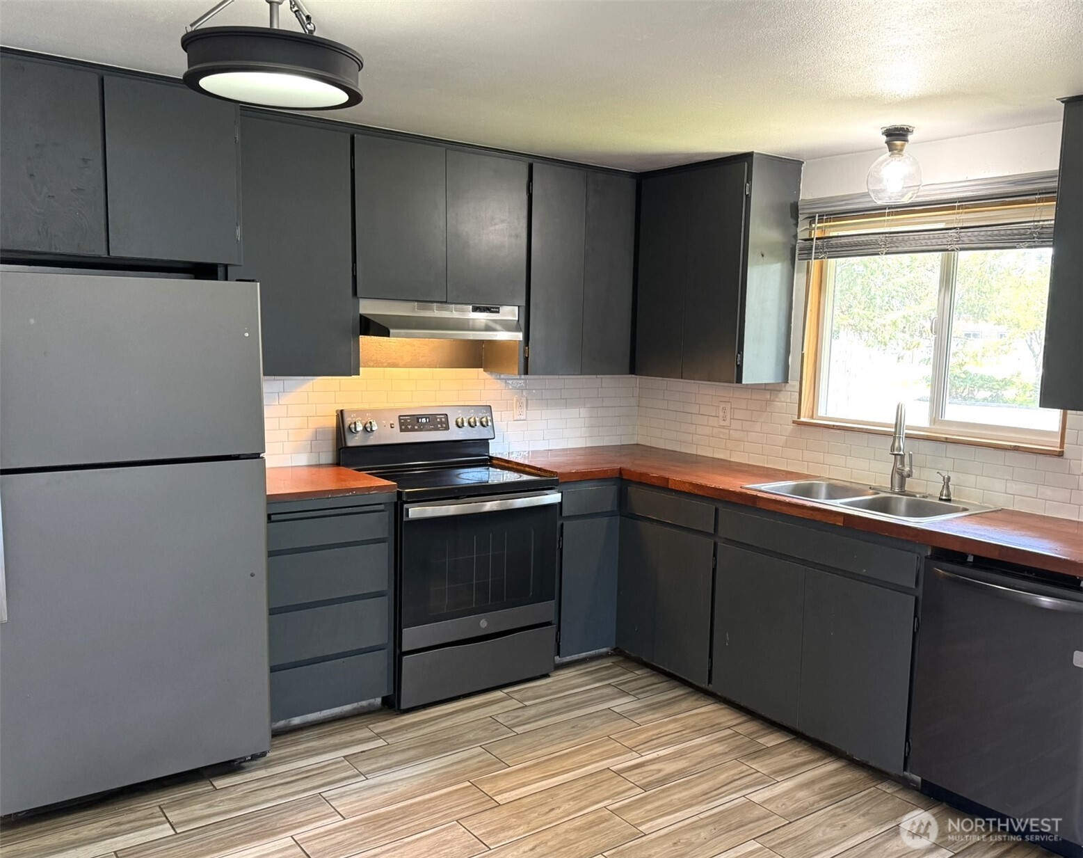 913 G Street Property Photo 3
