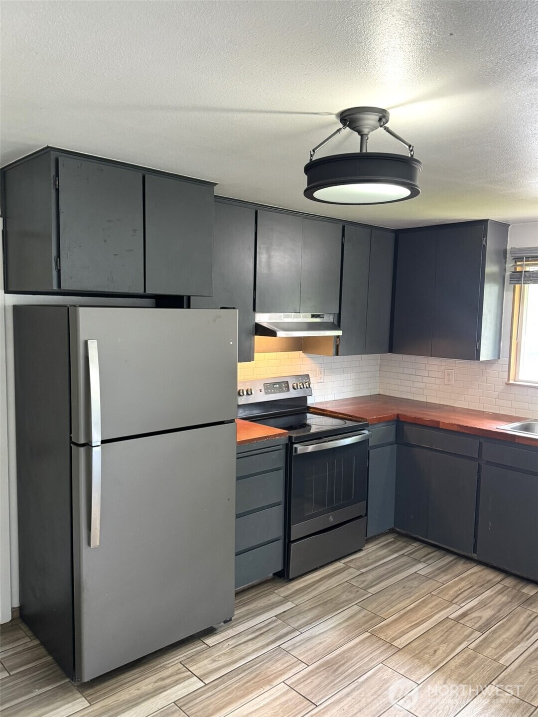 913 G Street Property Photo 4