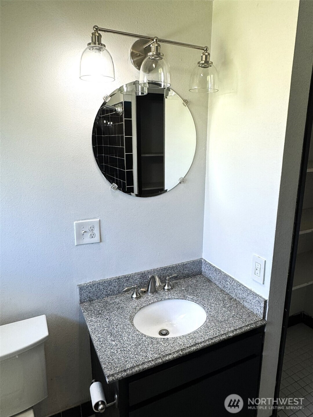 913 G Street Property Photo 8