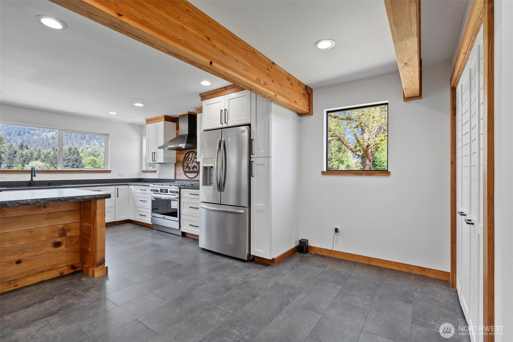 12087 Us Highway 12 Property Photo 23