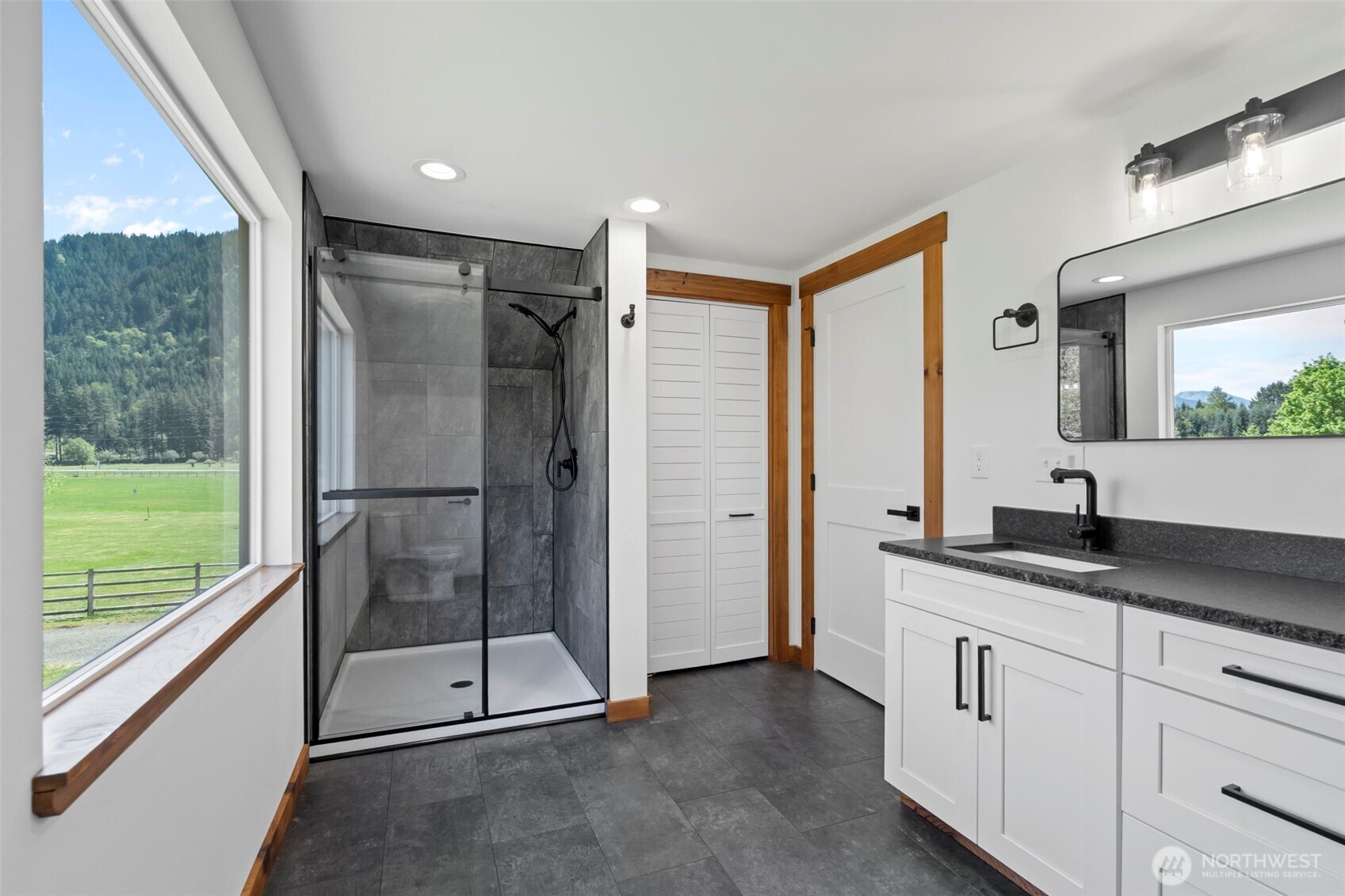 12087 Us Highway 12 Property Photo 33