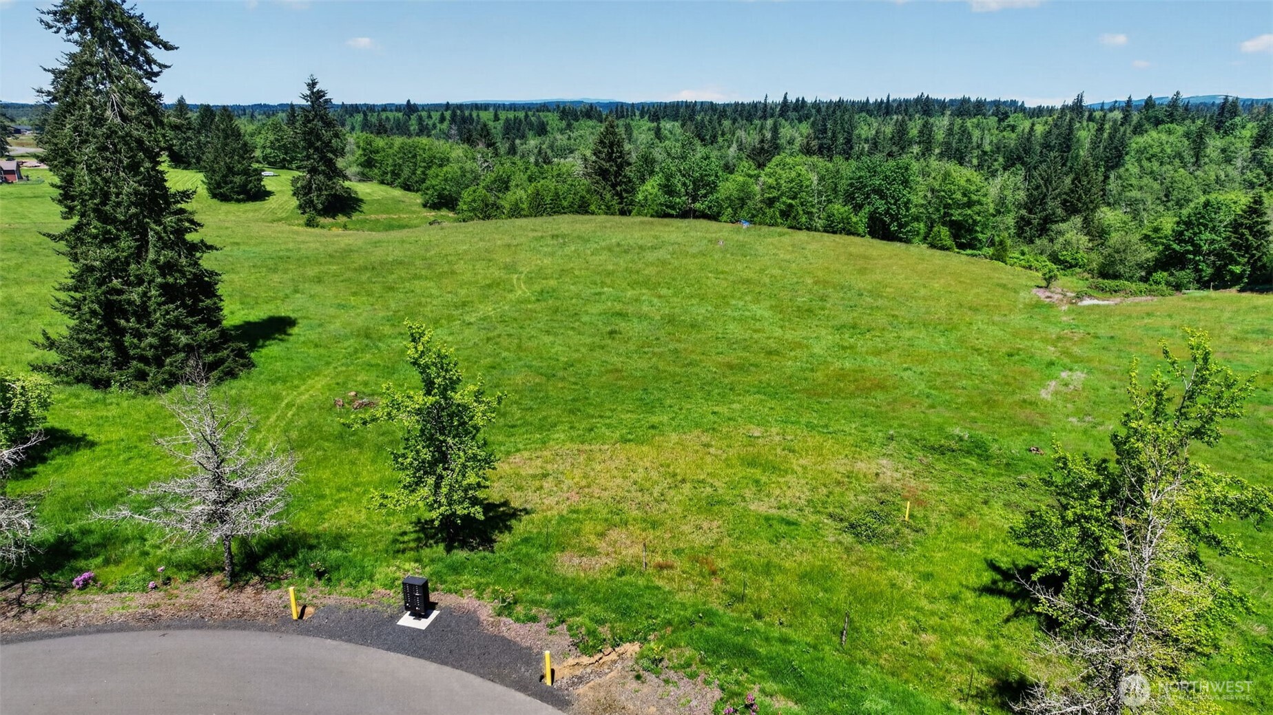 108 Birchfield Cmns Property Photo 5
