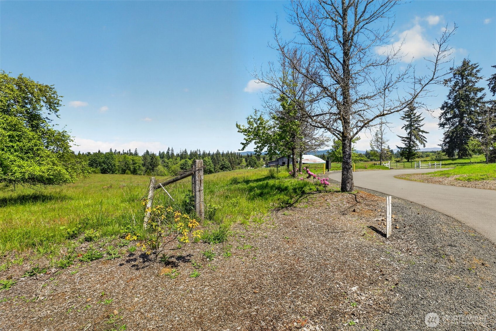 108 Birchfield Cmns Property Photo 12