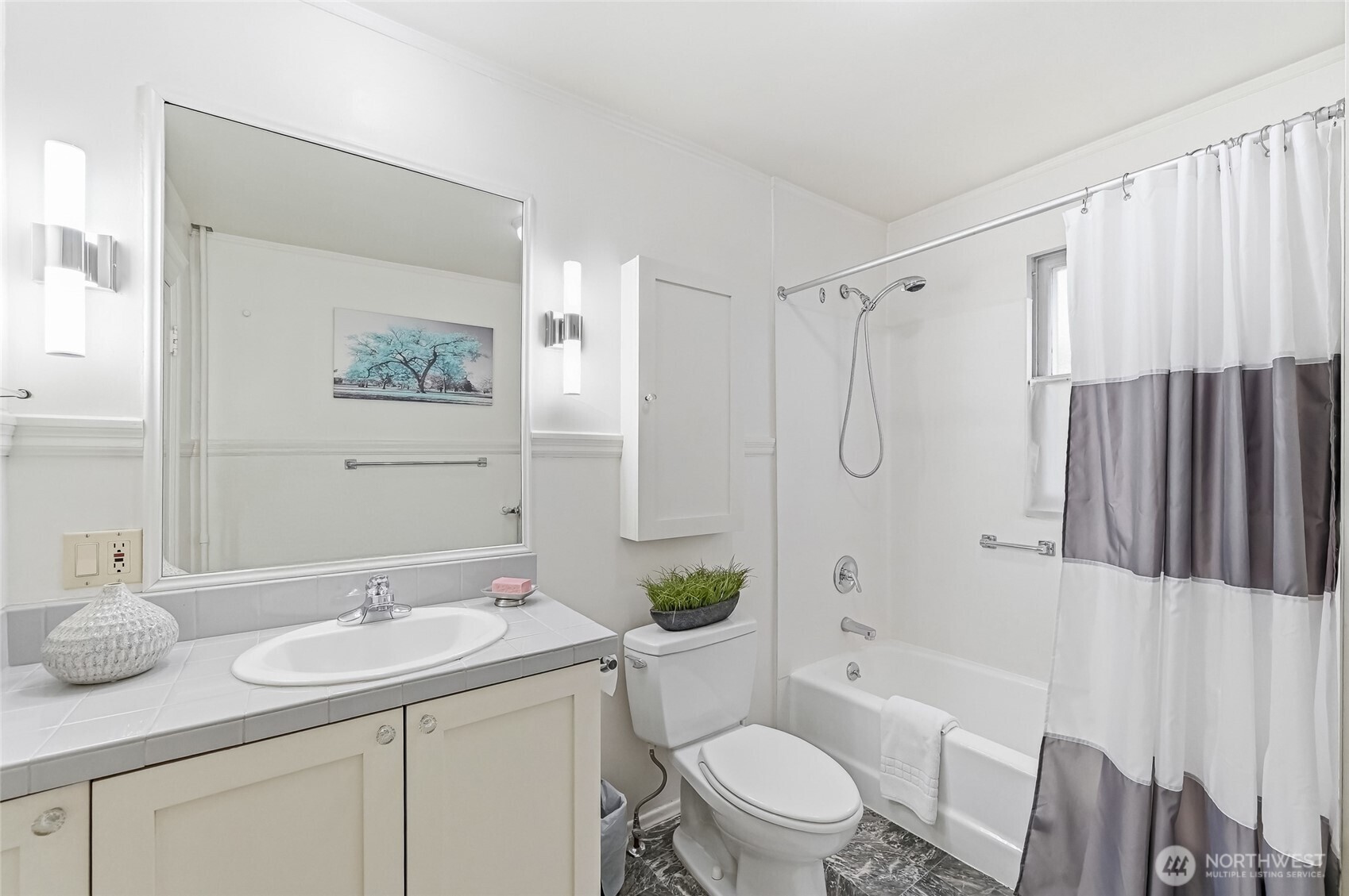2025 Boylston Avenue Property Photo 31